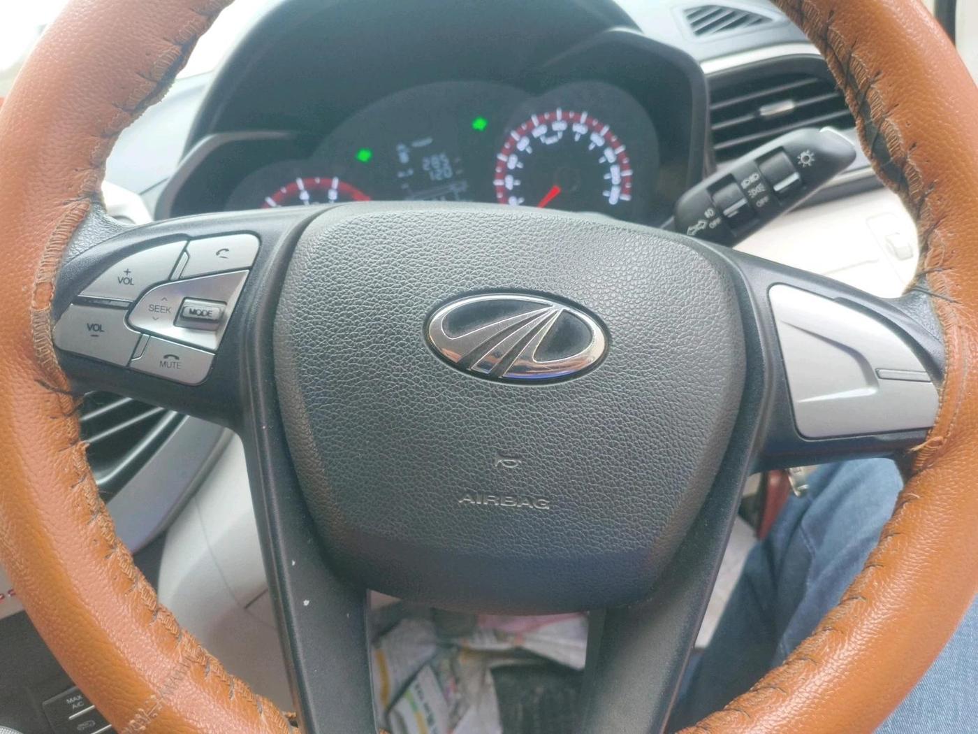 2019 Mahindra XUV300 W6 1.2 PETROL, Petrol, Manual, 64,334 km, interior