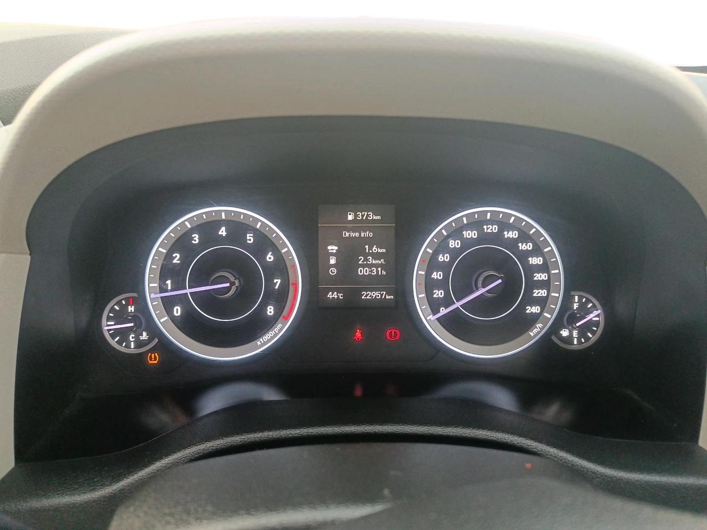 2022 Hyundai Creta E 1.5 PETROL, Petrol, Manual, 22,957 km, interior