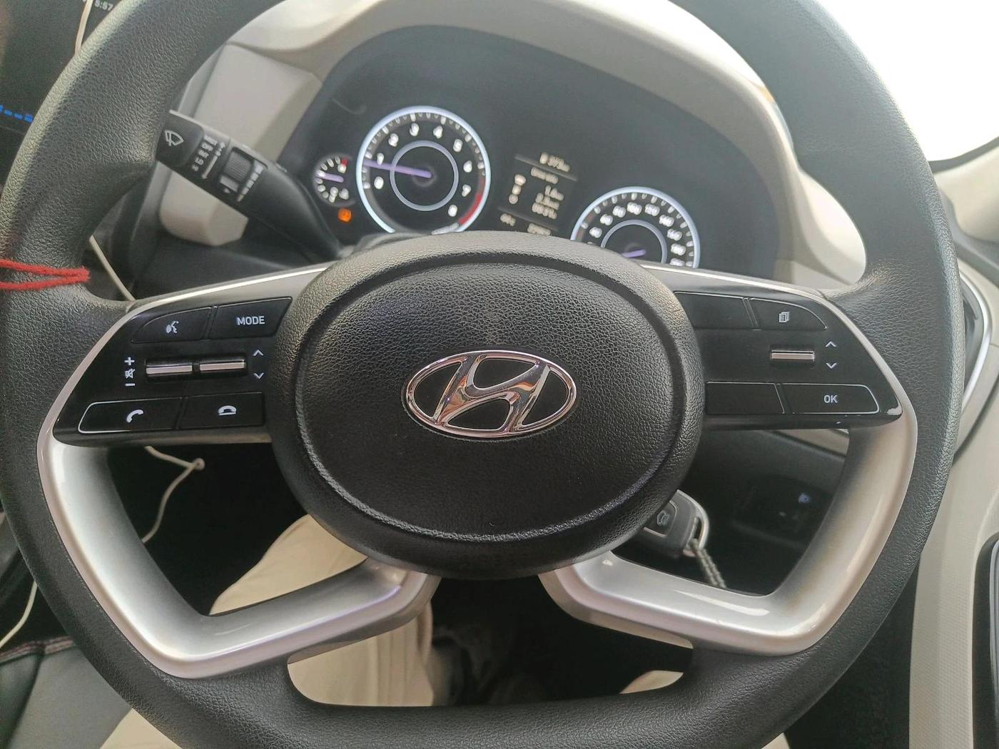 2022 Hyundai Creta E 1.5 PETROL, Petrol, Manual, 22,957 km, interior