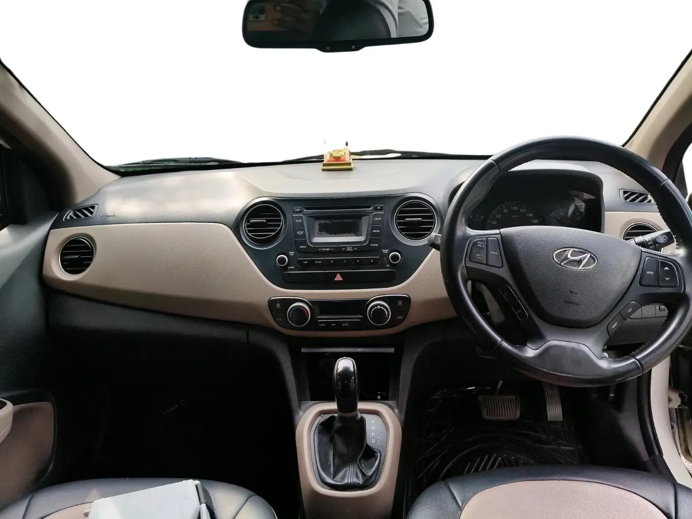 2014 Hyundai Xcent SX AT 1.2 (O), Petrol, Automatic, 1,00,003 km, interior