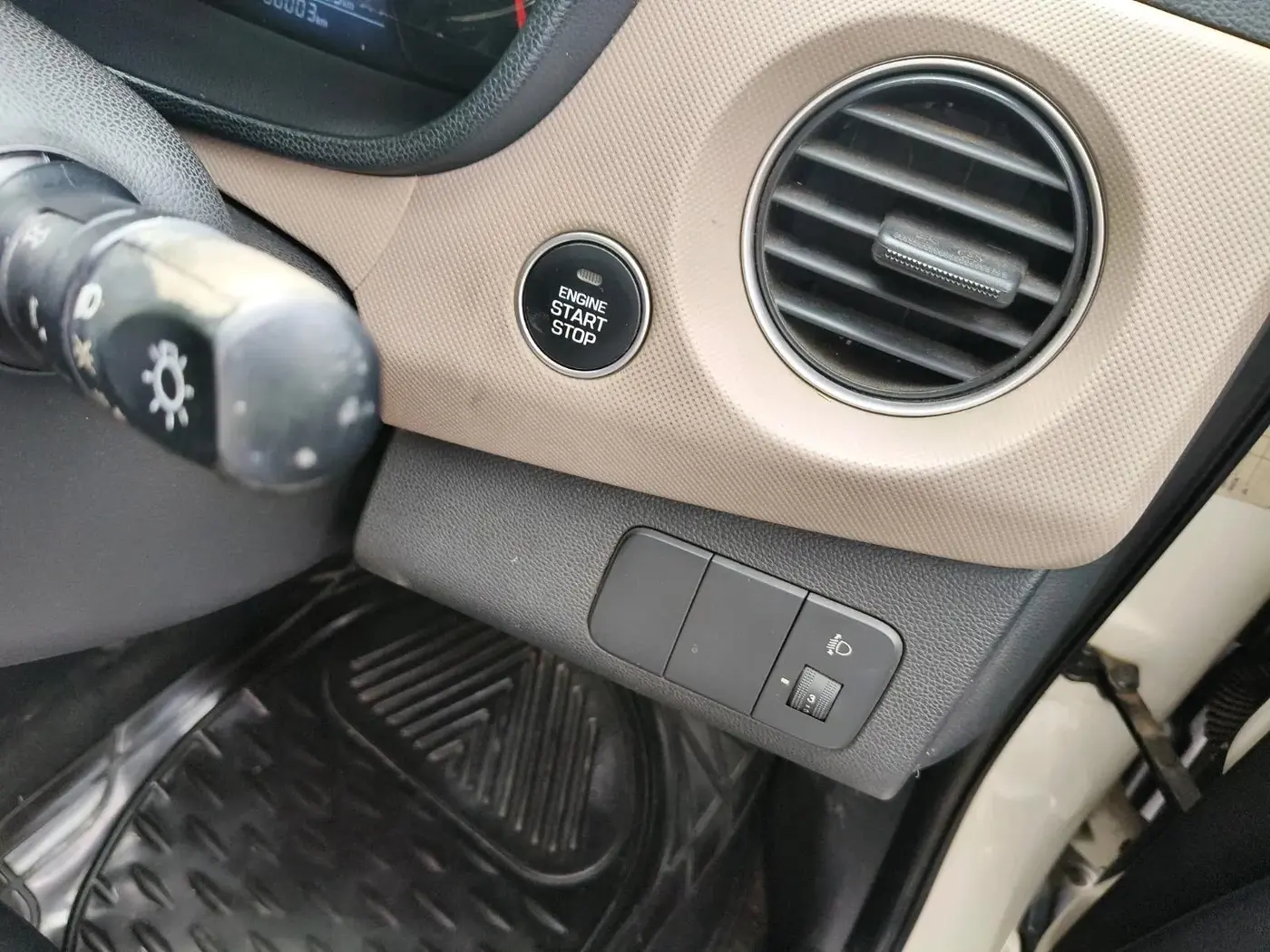 2014 Hyundai Xcent SX AT 1.2 (O), Petrol, Automatic, 1,00,003 km, interior