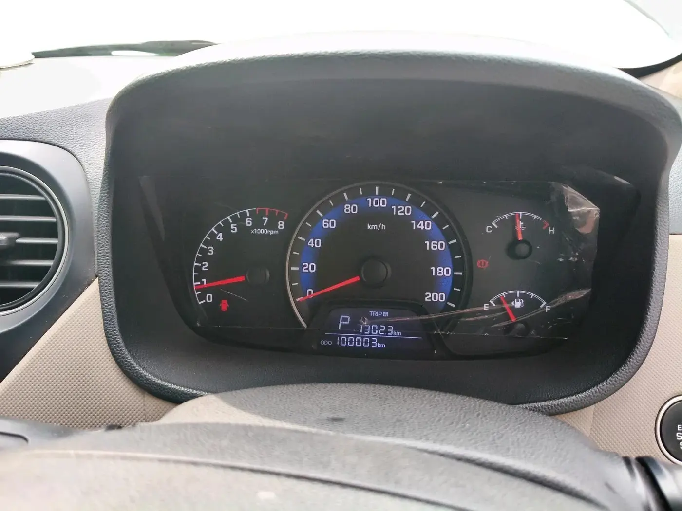2014 Hyundai Xcent SX AT 1.2 (O), Petrol, Automatic, 1,00,003 km, interior