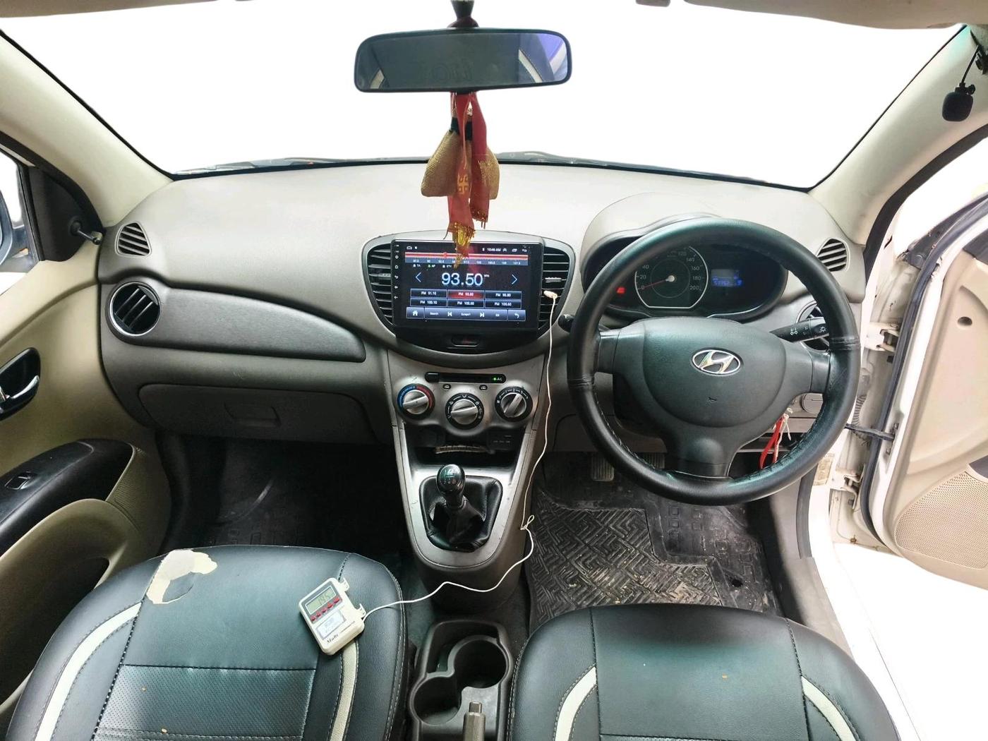 2015 Hyundai i10 SPORTZ 1.1, Petrol, Manual, 53,952 km, interior