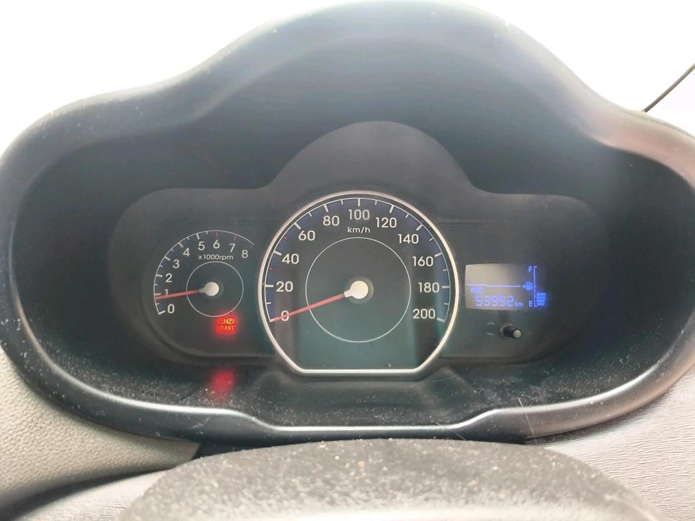 2015 Hyundai i10 SPORTZ 1.1, Petrol, Manual, 53,952 km, interior