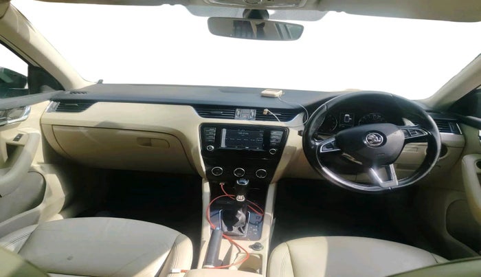 2017 Skoda Octavia 2.0 TDI CR STYLE PLUS AT, Diesel, Automatic, 72,689 km, interior