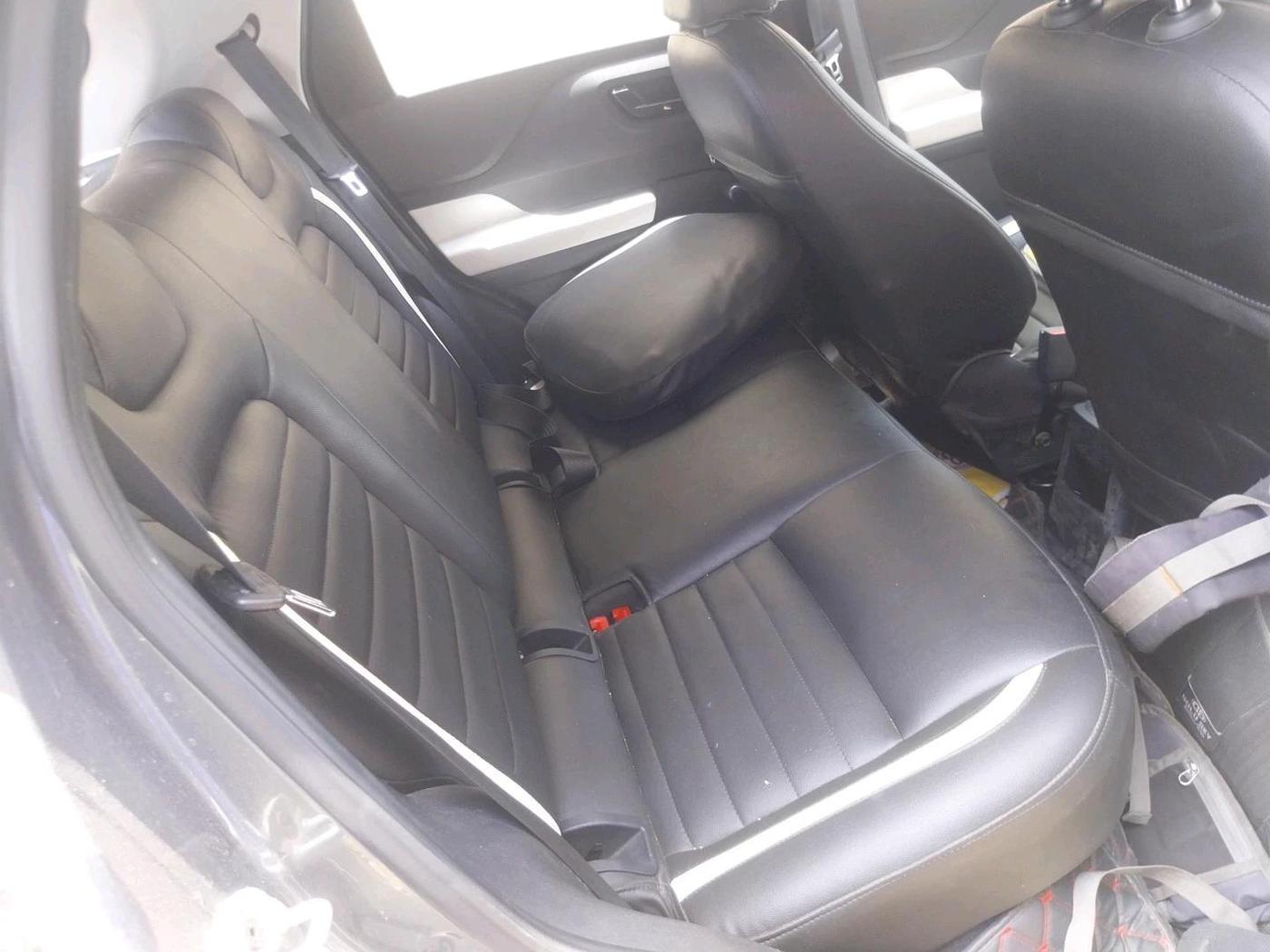2022 Tata PUNCH PURE MT, Petrol, Manual, 10,036 km, interior