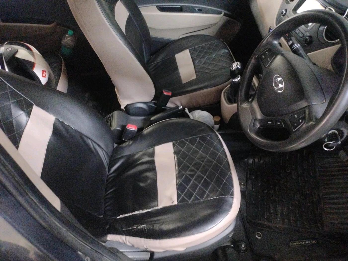 2017 Hyundai Grand i10 SPORTZ 1.2 KAPPA VTVT, CNG, Manual, 1,21,029 km, interior
