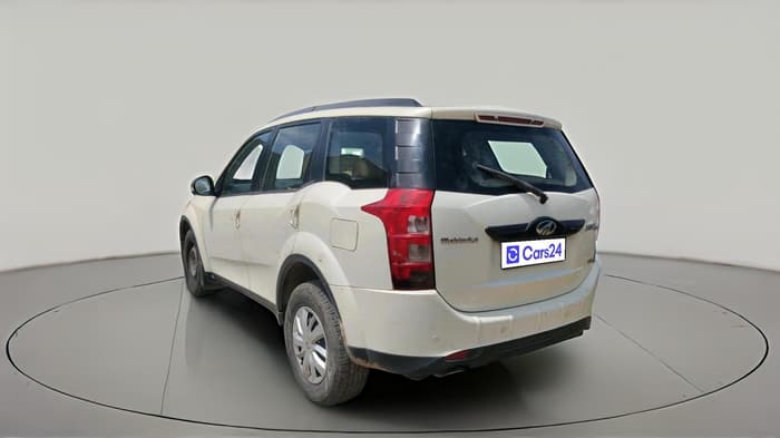 2017 Mahindra XUV500 W6 1.99, Diesel, Manual, 75,738 km, exterior