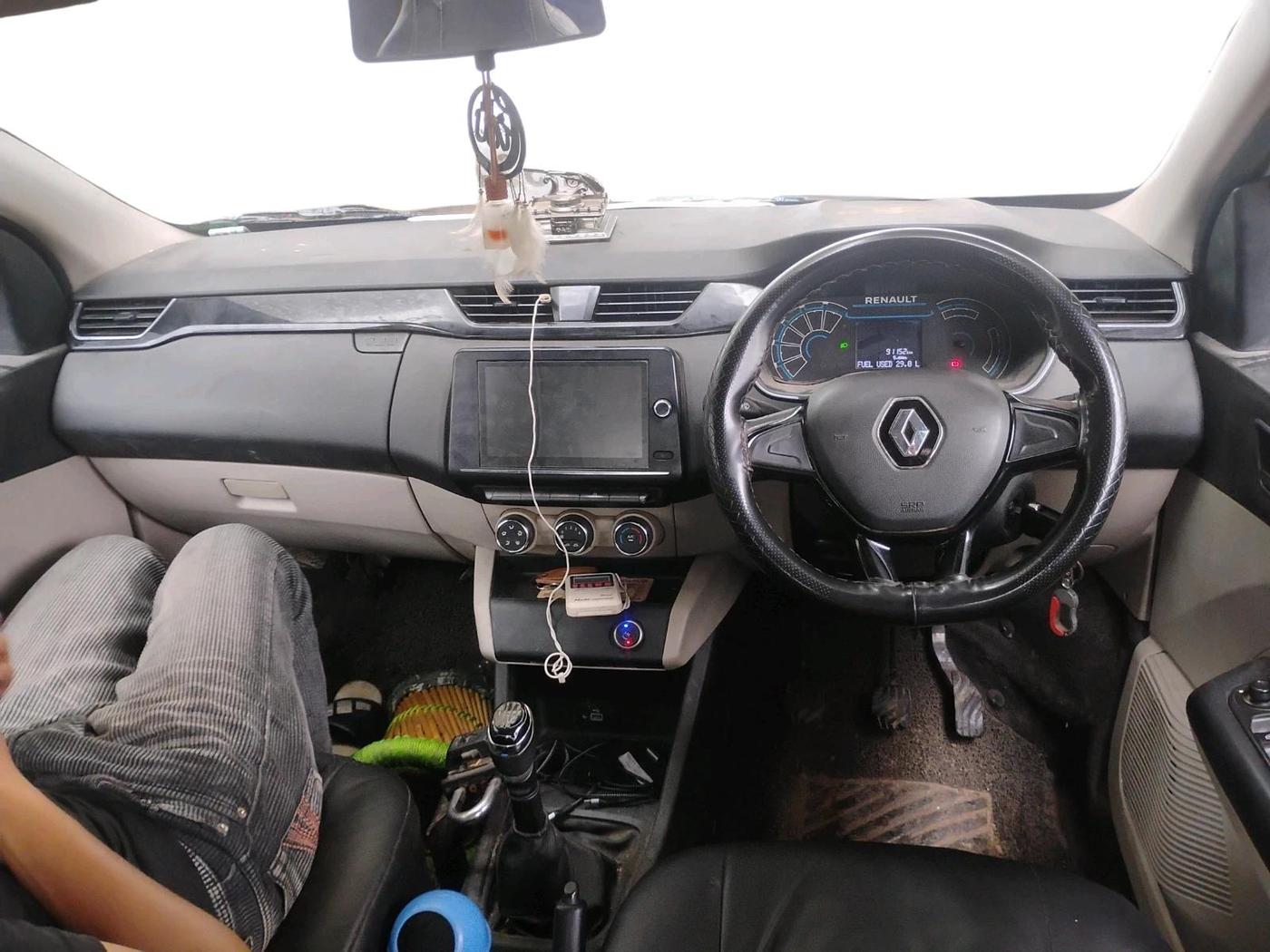 2019 Renault TRIBER RXT, CNG, Manual, 91,152 km, interior