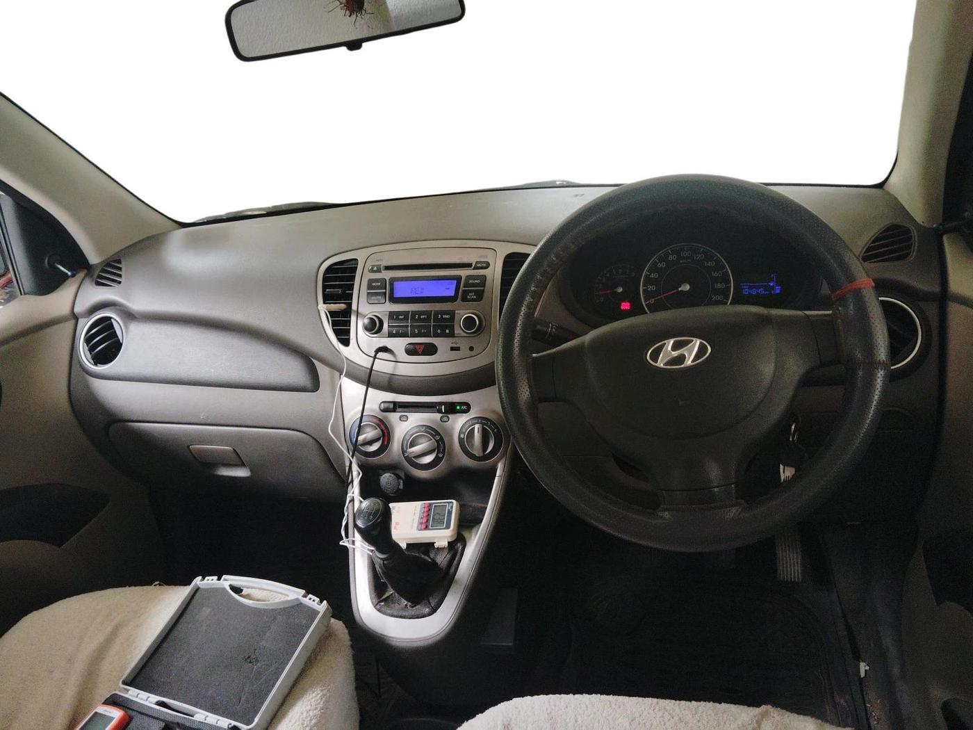 2013 Hyundai i10 ERA 1.1, Petrol, Manual, 1,04,845 km, interior