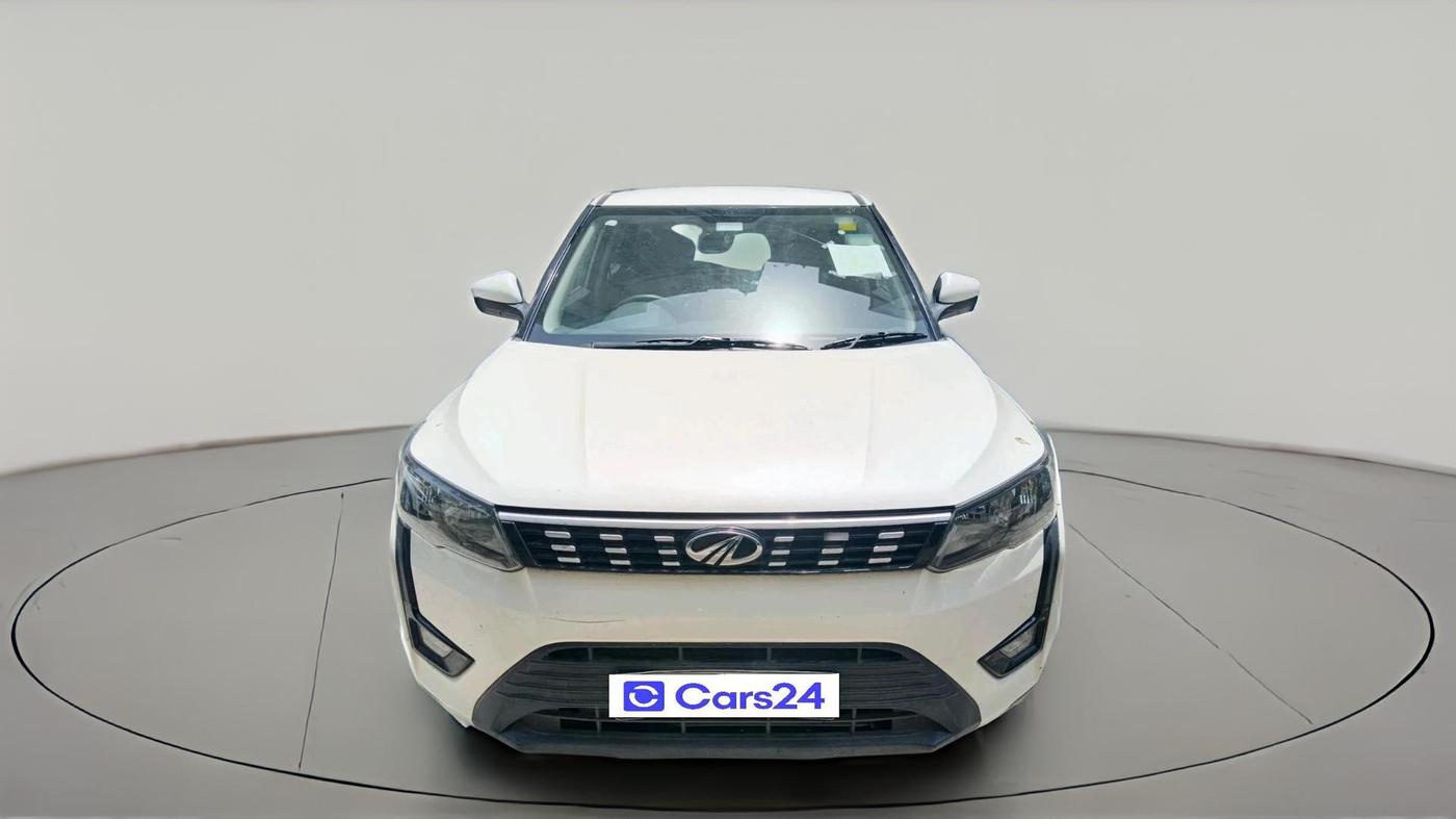 2020 Mahindra XUV300 W6 1.5 DIESEL, Diesel, Manual, 23,720 km, exterior