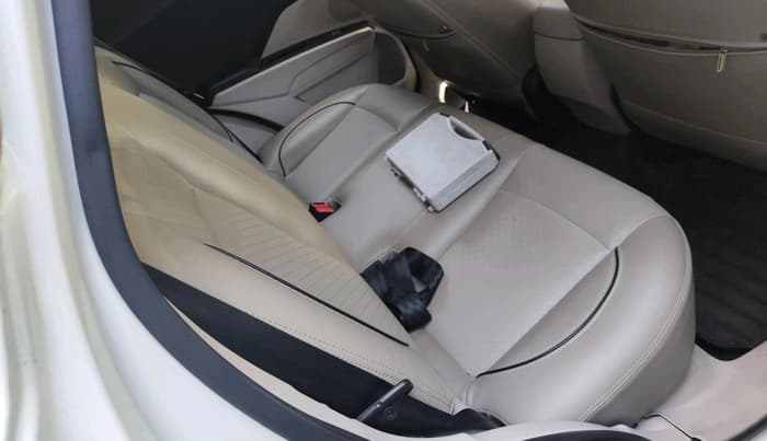 2020 Mahindra XUV300 W6 1.5 DIESEL, Diesel, Manual, 23,720 km, interior