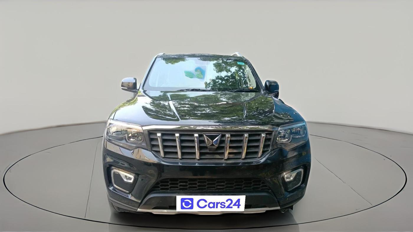 2023 Mahindra SCORPIO-N Z2 PETROL MT 7 STR, Petrol, Manual, 13,271 km, exterior