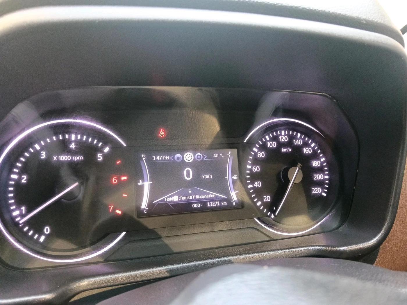 2023 Mahindra SCORPIO-N Z2 PETROL MT 7 STR, Petrol, Manual, 13,271 km, interior