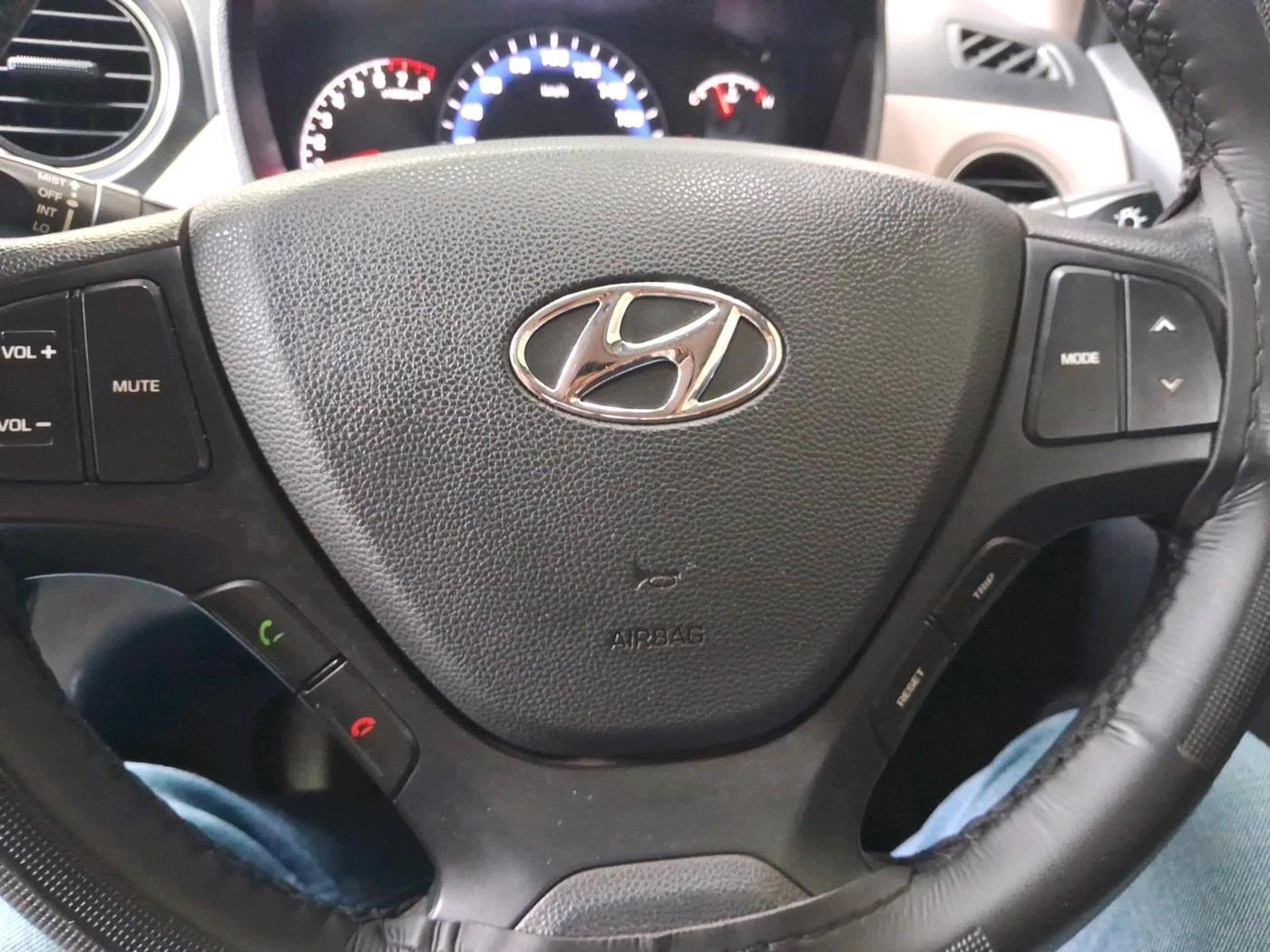 2016 Hyundai Xcent S 1.2, Petrol, Manual, 54,918 km, interior