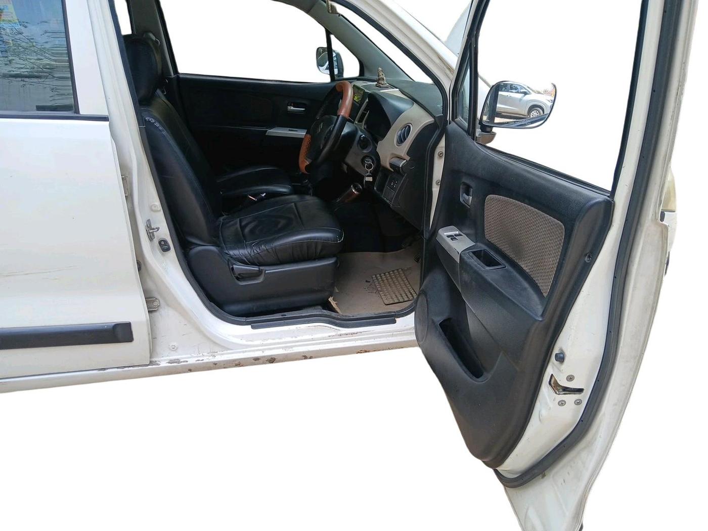 2013 Maruti Wagon R 1.0 LXI, Petrol, Manual, 61,567 km, interior