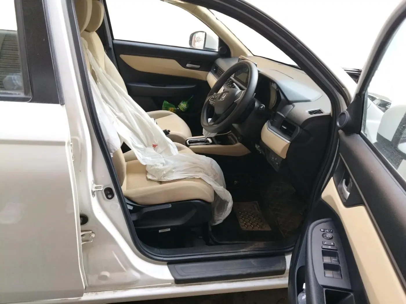 2025 Honda Amaze 1.2L I-VTEC VX CVT, CNG, Automatic, 7,087 km, interior