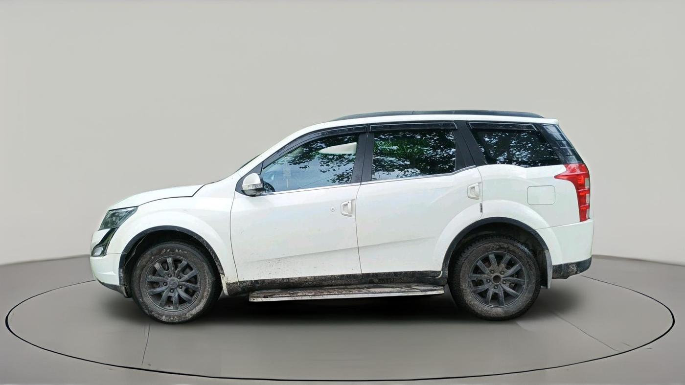 2016 Mahindra XUV500 W10 AT, Diesel, Automatic, 1,14,004 km, exterior