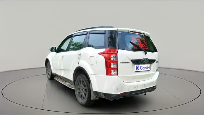 2016 Mahindra XUV500 W10 AT, Diesel, Automatic, 1,14,004 km, exterior