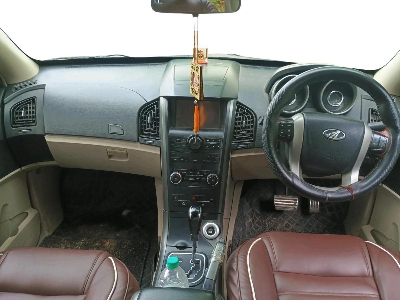 2016 Mahindra XUV500 W10 AT, Diesel, Automatic, 1,14,004 km, interior