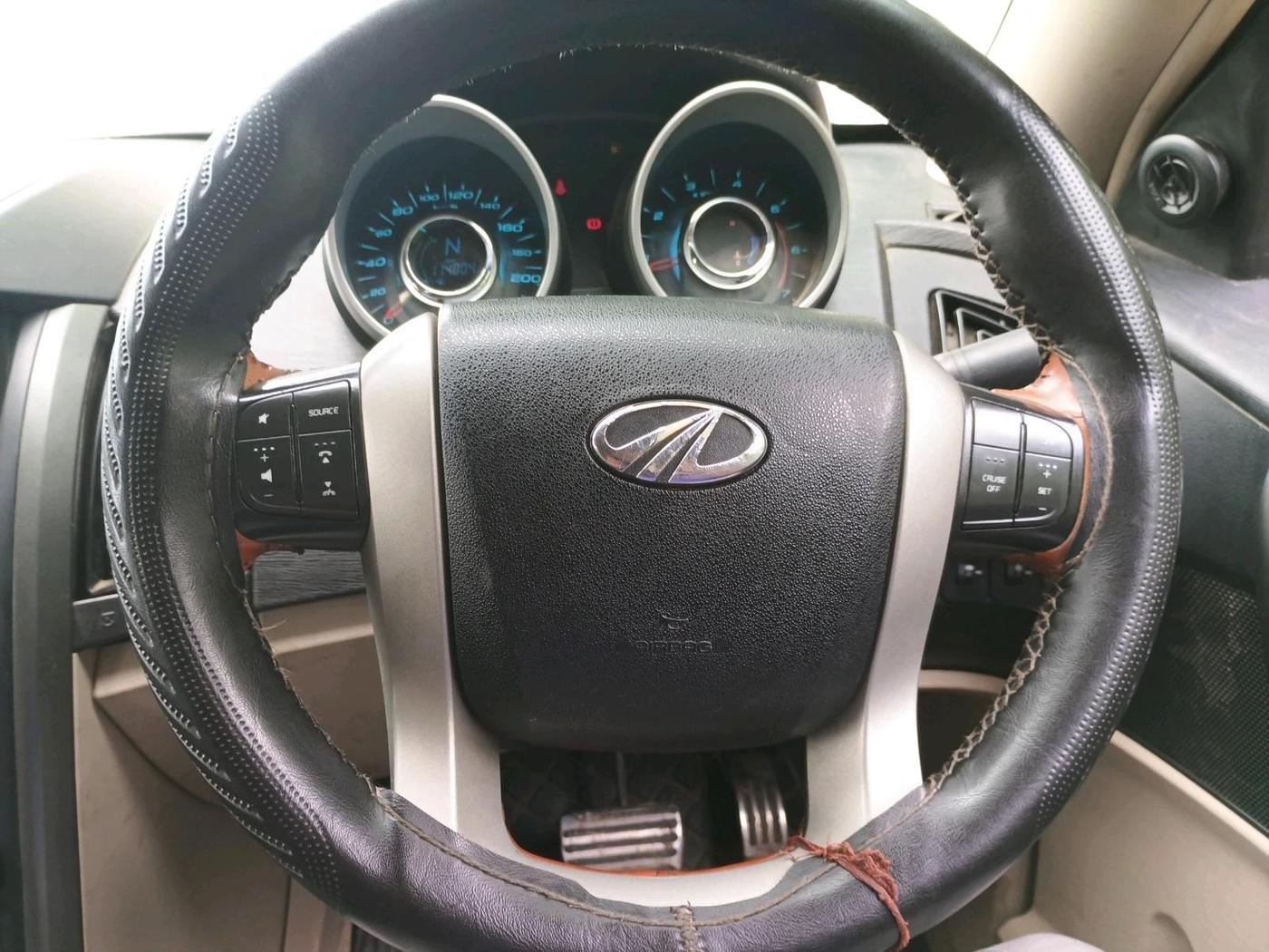 2016 Mahindra XUV500 W10 AT, Diesel, Automatic, 1,14,004 km, interior