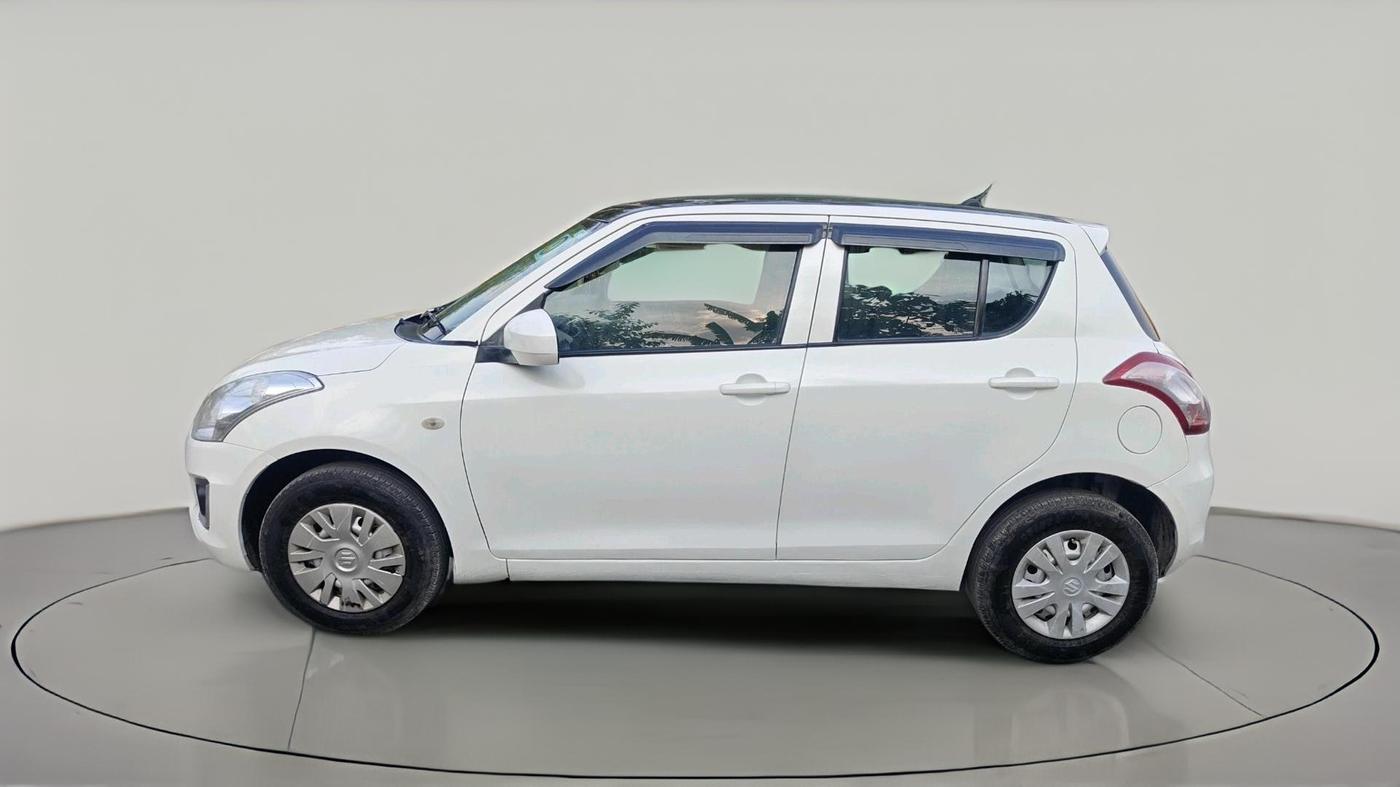 2017 Maruti Swift LXI (O), Petrol, Manual, 1,04,722 km, exterior