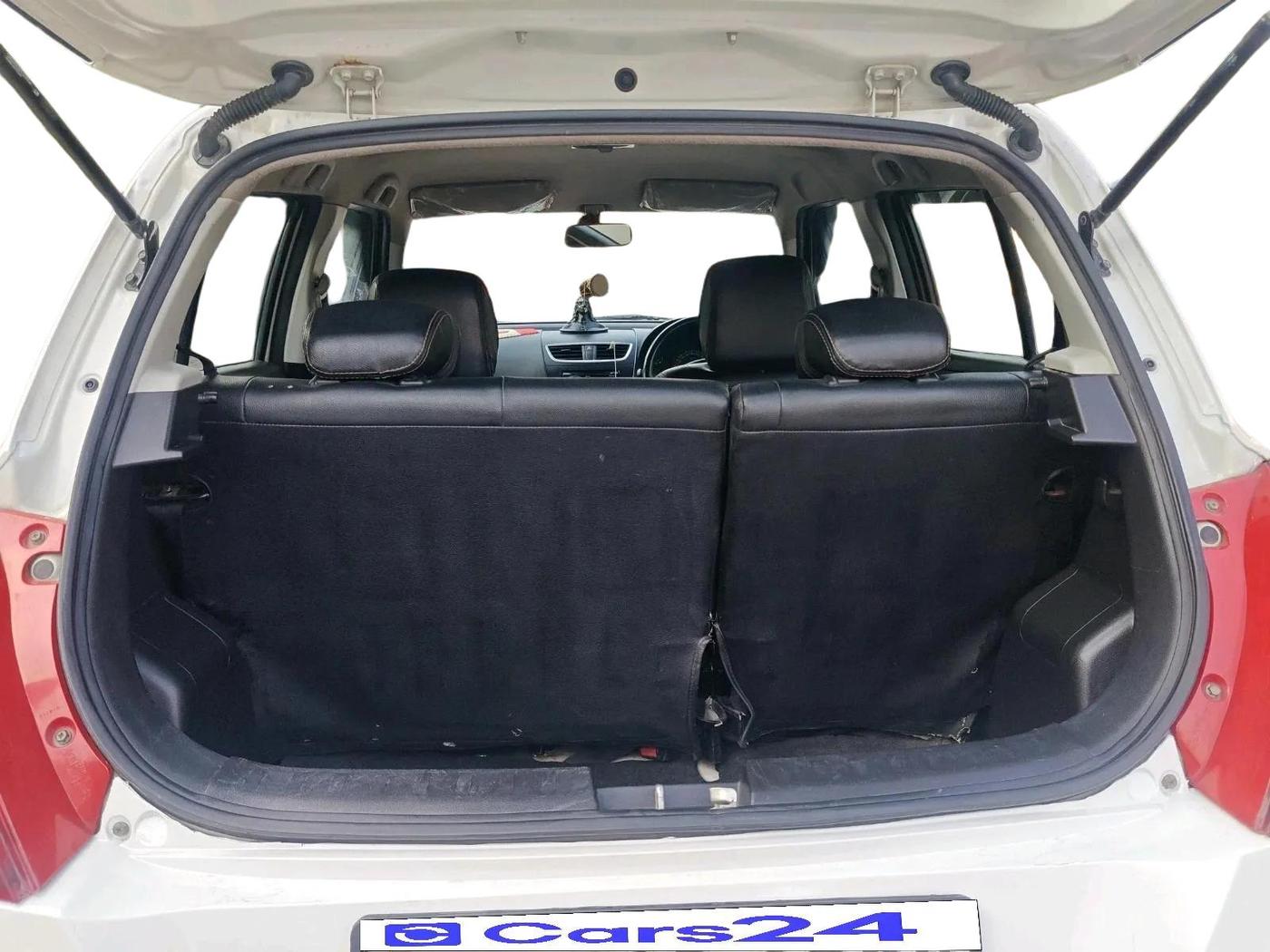 2017 Maruti Swift LXI (O), Petrol, Manual, 1,04,722 km, exterior
