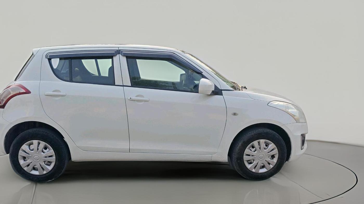 2017 Maruti Swift LXI (O), Petrol, Manual, 1,04,722 km, exterior