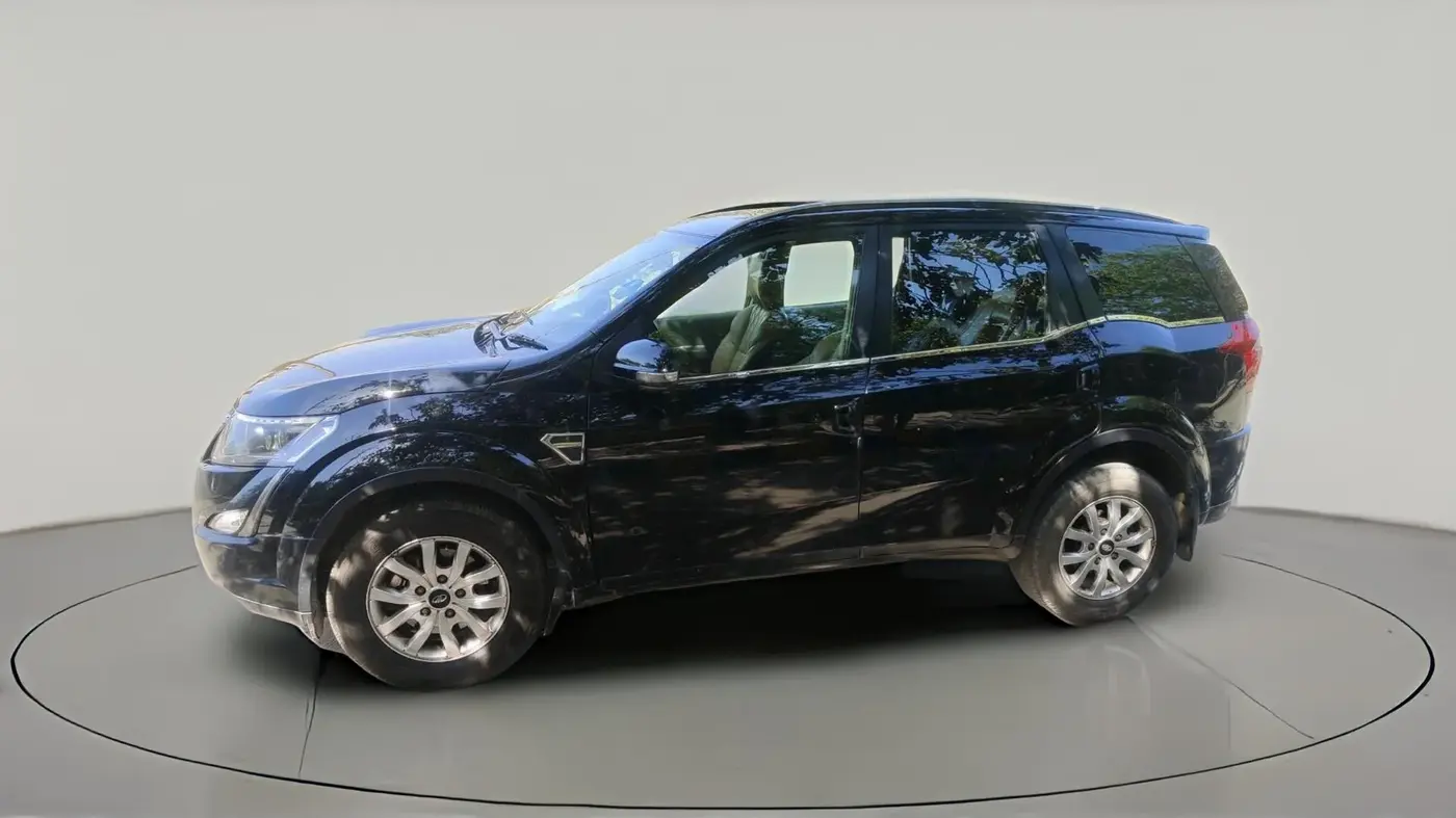 2019 Mahindra XUV500 W7 AT, Diesel, Automatic, 1,29,142 km, exterior