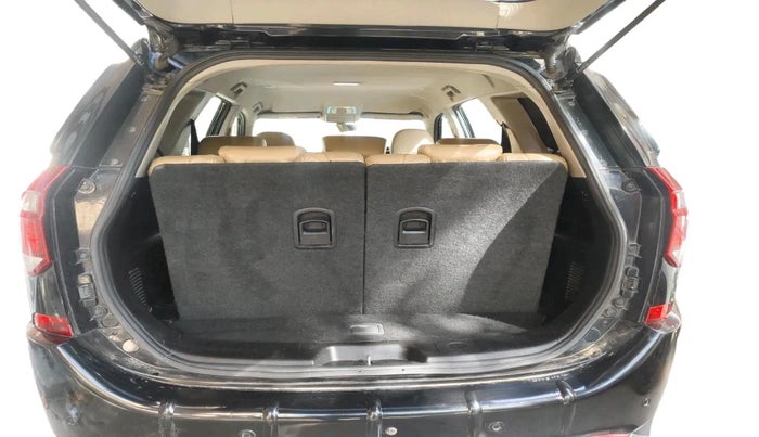 2019 Mahindra XUV500 W7 AT, Diesel, Automatic, 1,29,142 km, exterior