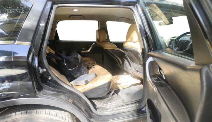 2019 Mahindra XUV500 W7 AT, Diesel, Automatic, 1,29,142 km, interior