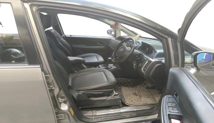 2019 Tata Hexa XTA 4X2 DUAL TONE 7 STR, Diesel, Automatic, 88,824 km, interior