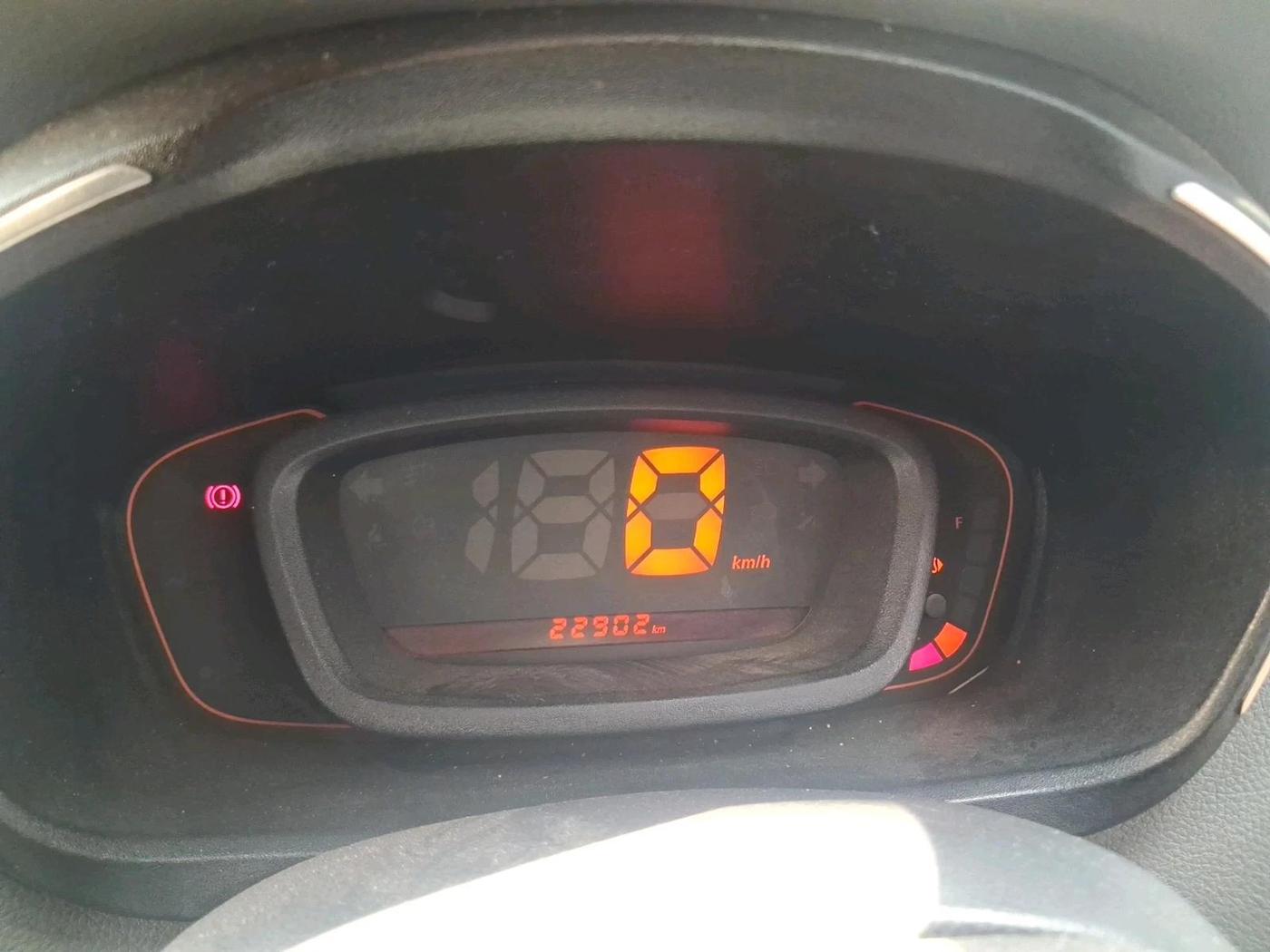 2016 Renault Kwid RXT 0.8, Petrol, Manual, 22,902 km, interior
