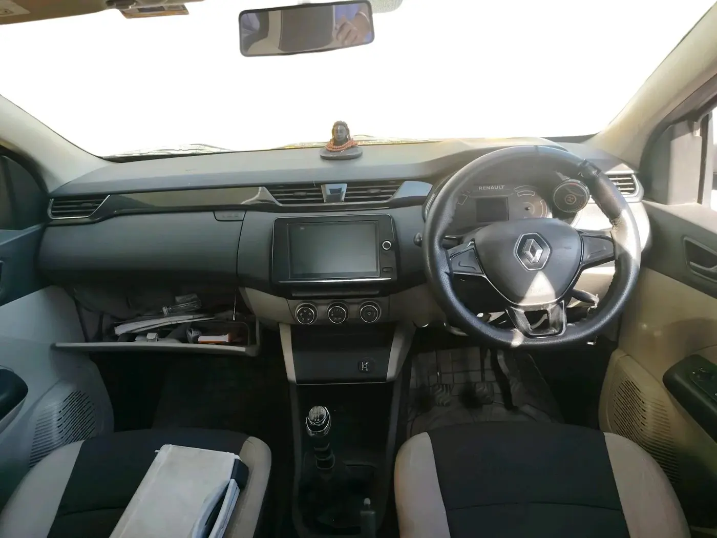2019 Renault TRIBER RXT, CNG, Manual, 1,00,002 km, interior