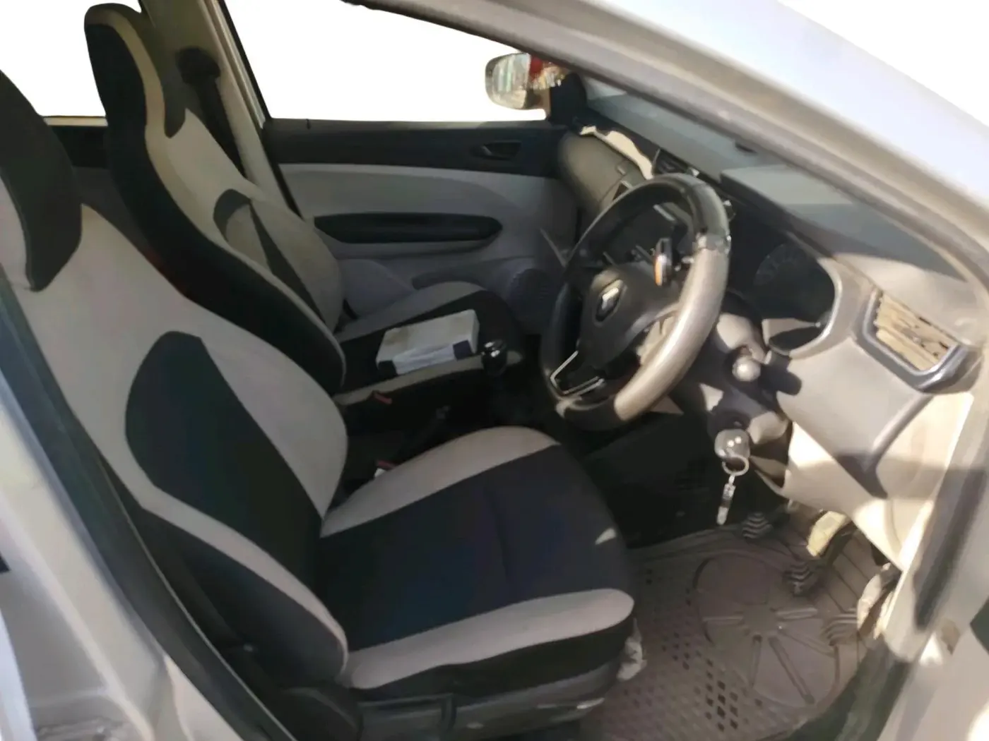 2019 Renault TRIBER RXT, CNG, Manual, 1,00,002 km, interior