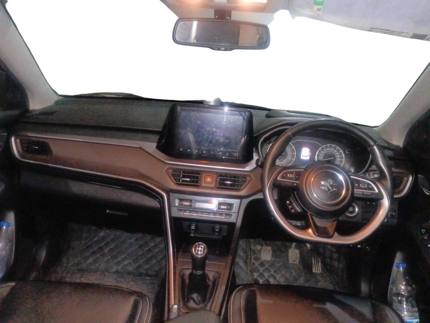2023 Maruti BREZZA ZXI + SMART HYBRID, Petrol, Manual, 19,161 km, interior