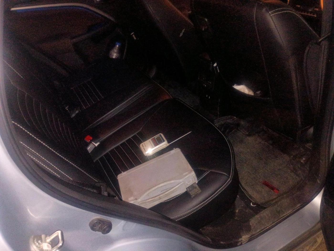 2023 Maruti BREZZA ZXI + SMART HYBRID, Petrol, Manual, 19,161 km, interior