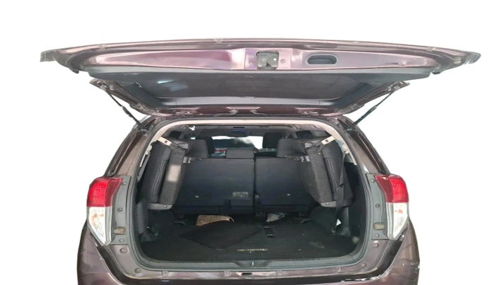 2018 Toyota Innova Crysta 2.4 VX 8 STR, Diesel, Manual, 1,10,216 km, exterior