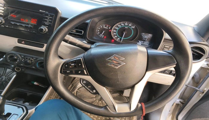 2017 Maruti IGNIS ZETA 1.2 AMT, CNG, Automatic, 1,17,669 km, interior