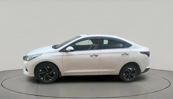 2022 Hyundai Verna SX (O)1.5 VTVT, Petrol, Manual, 27,922 km, exterior