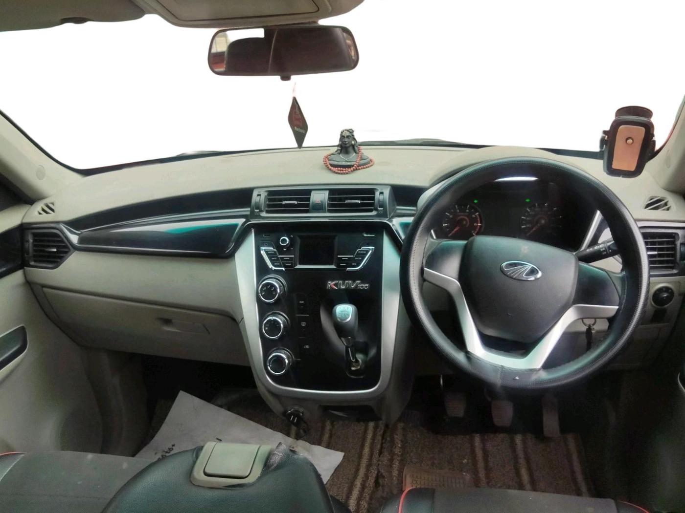 2016 Mahindra Kuv100 K4 6 STR, Petrol, Manual, 75,366 km, interior