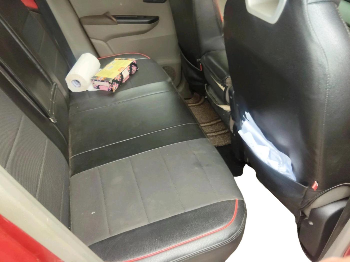 2016 Mahindra Kuv100 K4 6 STR, Petrol, Manual, 75,366 km, interior