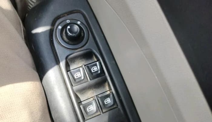 2023 Renault TRIBER RXT, CNG, Manual, 63,359 km, interior