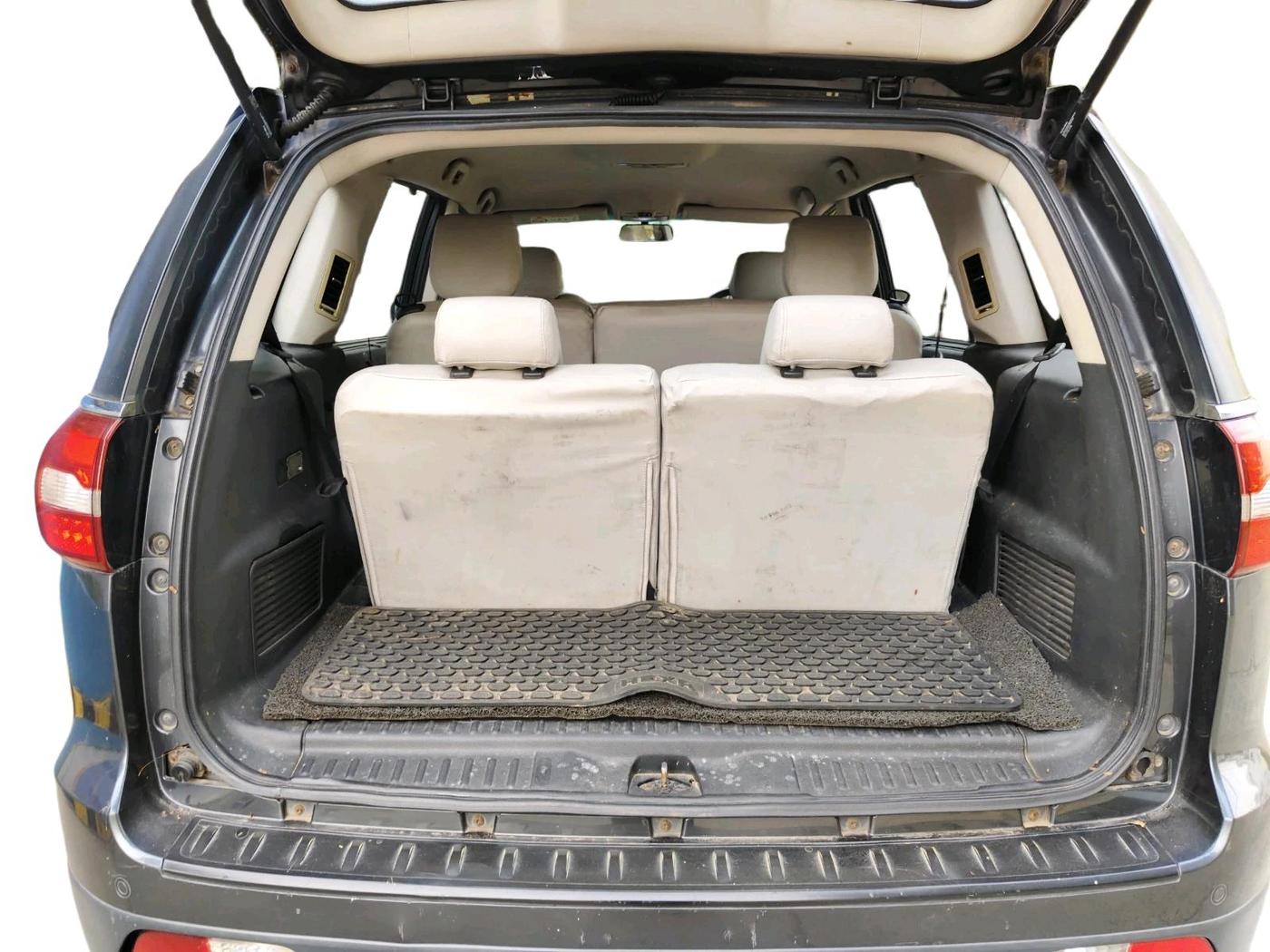 2017 Tata Hexa XM 4X2 7 STR, Diesel, Manual, 1,31,754 km, exterior