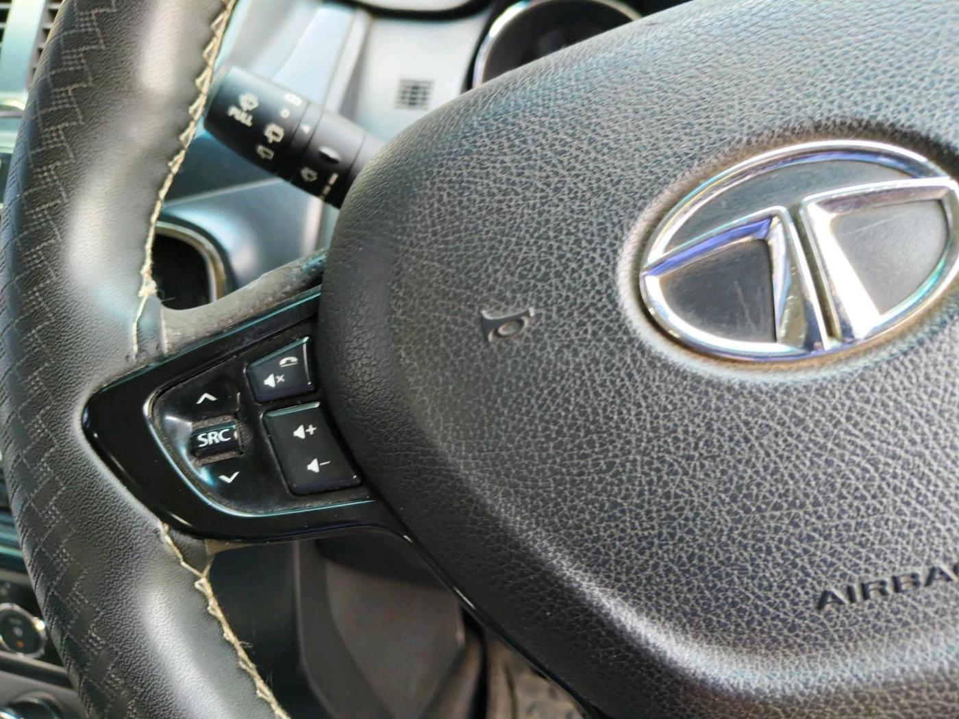 2017 Tata Hexa XM 4X2 7 STR, Diesel, Manual, 1,31,754 km, interior