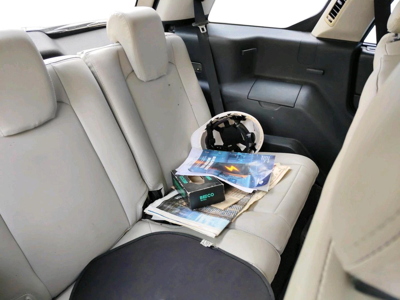 2017 Tata Hexa XM 4X2 7 STR, Diesel, Manual, 1,31,754 km, interior