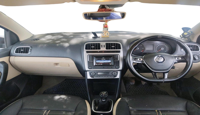 2016 Volkswagen Ameo HIGHLINE1.5L, Diesel, Manual, 1,25,185 km, interior