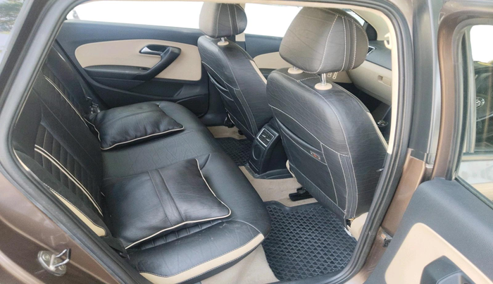 2016 Volkswagen Ameo HIGHLINE1.5L, Diesel, Manual, 1,25,185 km, interior