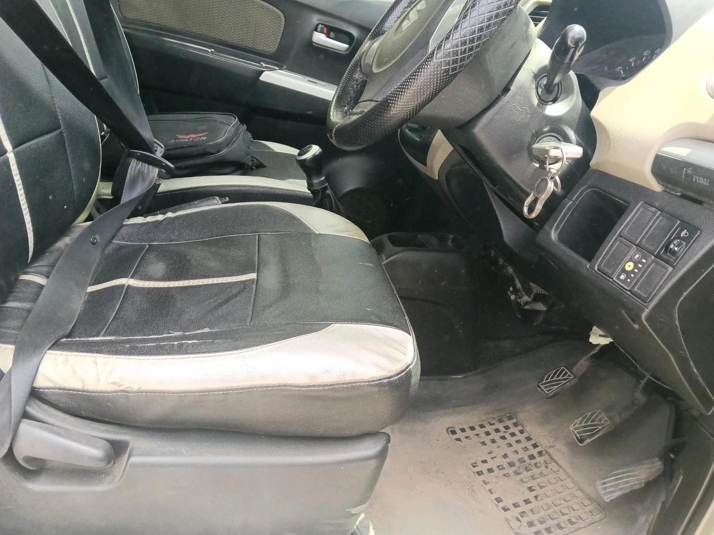 2014 Maruti Wagon R 1.0 LXI CNG, CNG, Manual, 73,207 km, interior