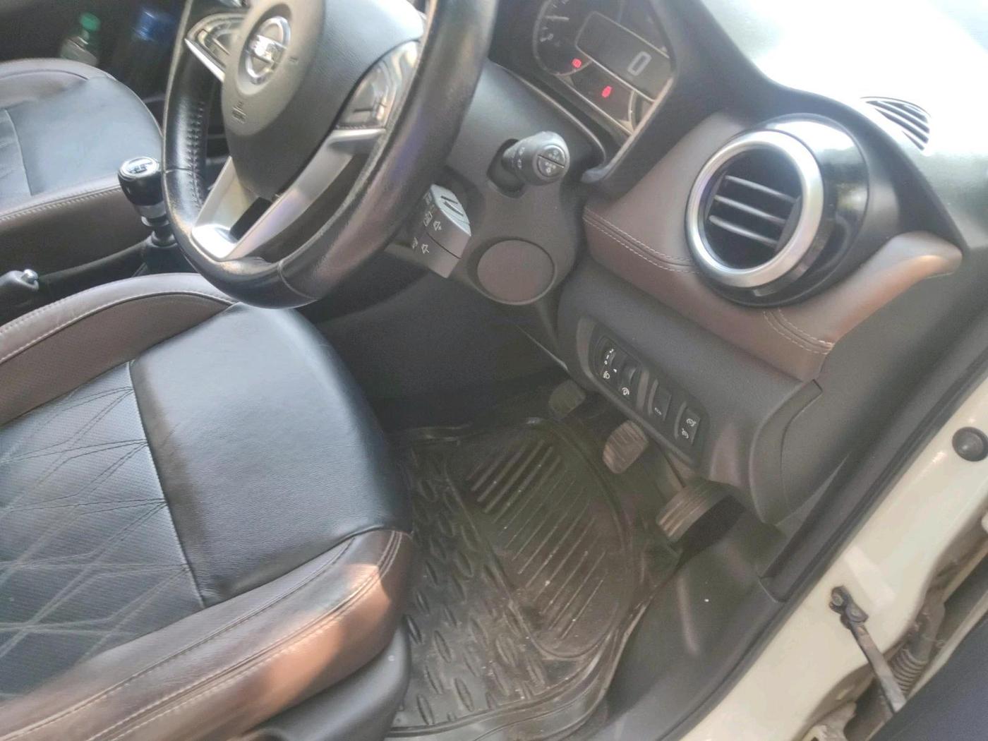 2019 Nissan Kicks XV PREMIUM O DUAL TONE DIESEL, Diesel, Manual, 1,72,420 km, interior